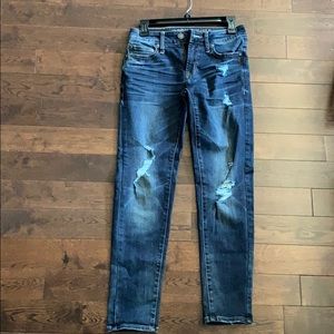 American Eagle outfitters distressed jeans